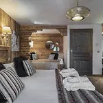 Chalé élégant à Le Praz Avec Spa, Cheminée Et Services Inclus - Fr-1-568-35