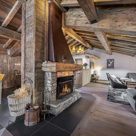 Chalé élégant à Le Praz Avec Spa, Cheminée Et Services Inclus - Fr-1-568-35